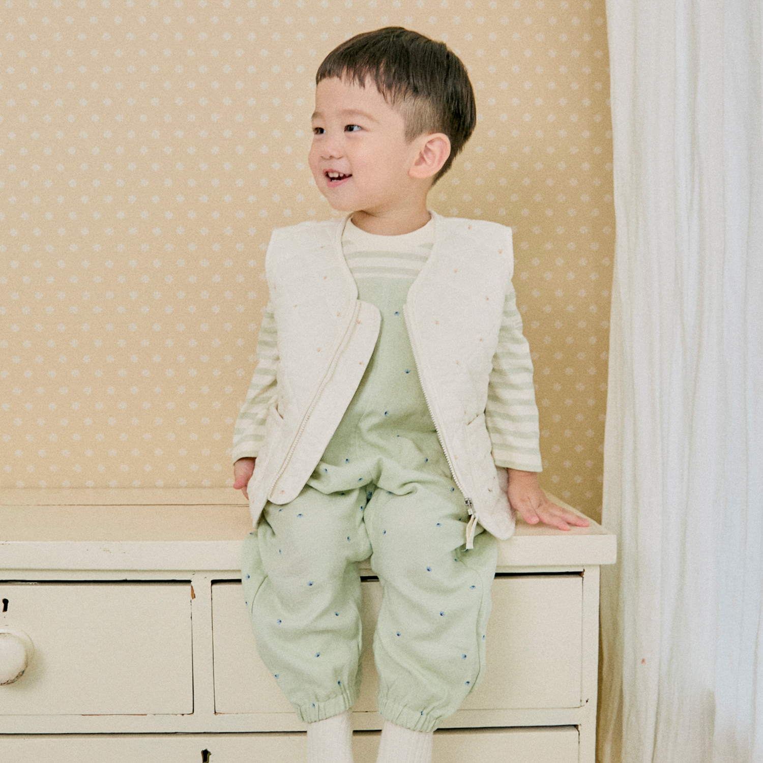 요루거즈 솔랑솔랑 누빔 조끼