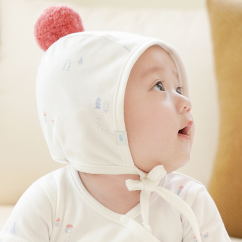 Bamboo Mountain Village Baby Bonnet