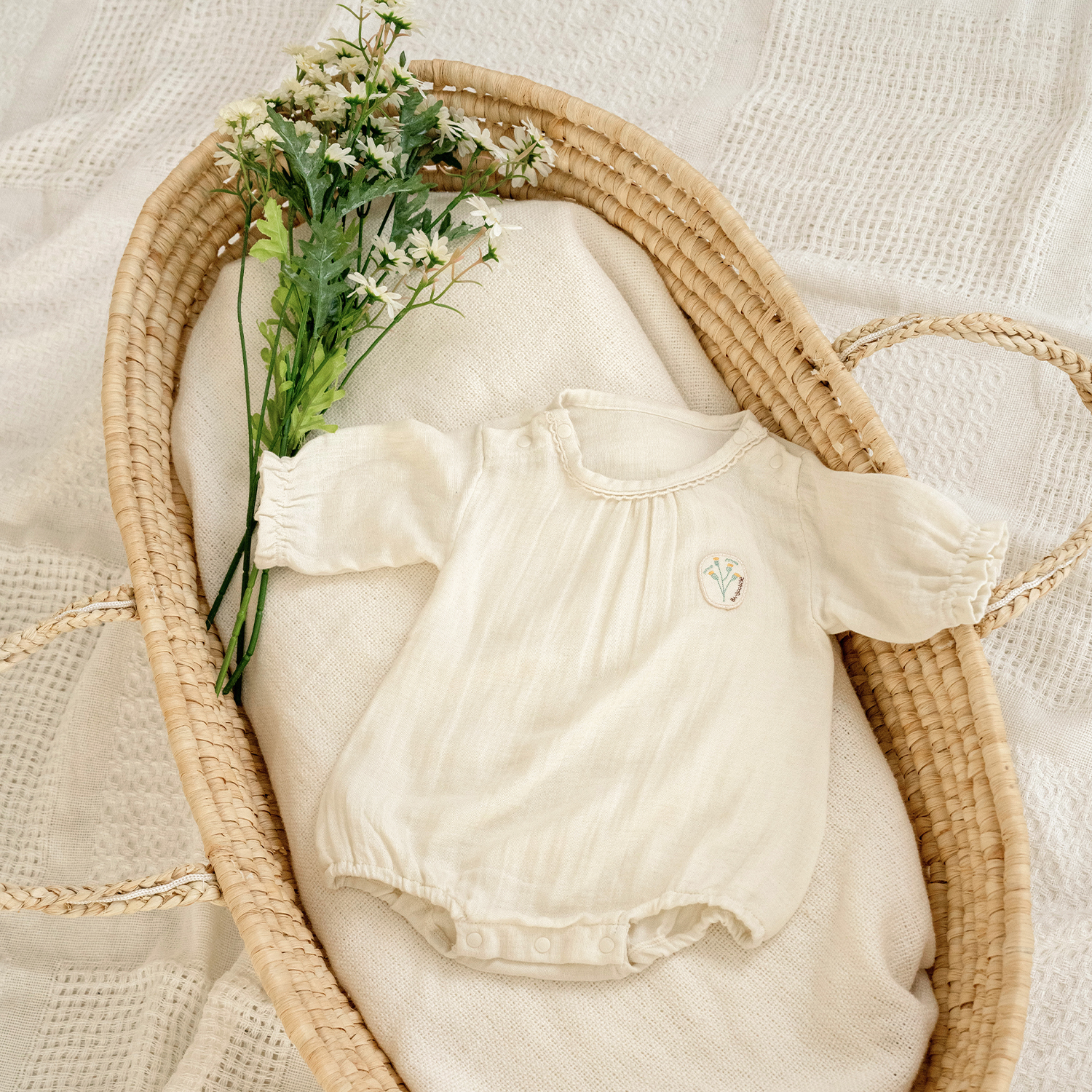 Bamboo Crinkle Gauze Creamy Flower ¾ Sleeve Baby Bodysuit