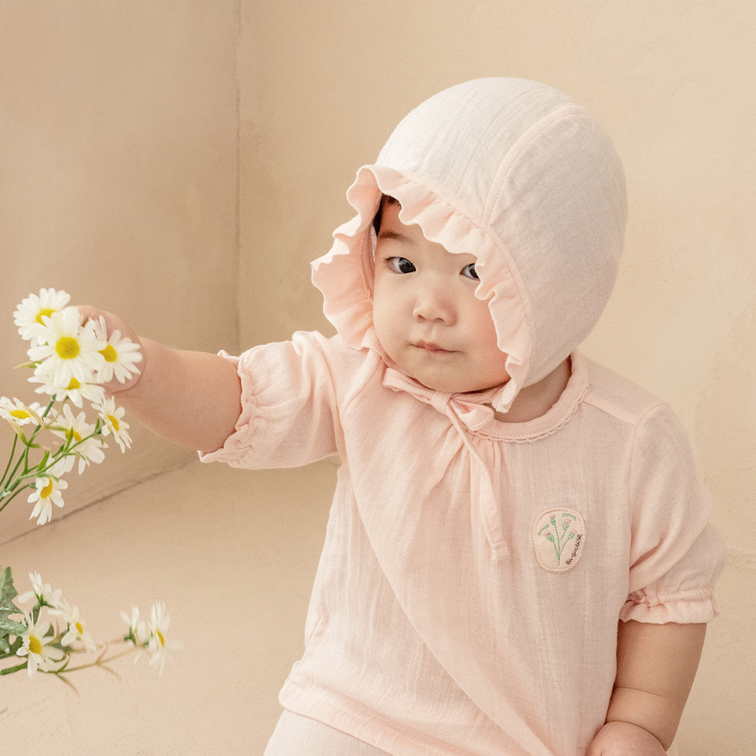 Bamboo Crinkle Gauze Creamy Flower Baby Bonnet