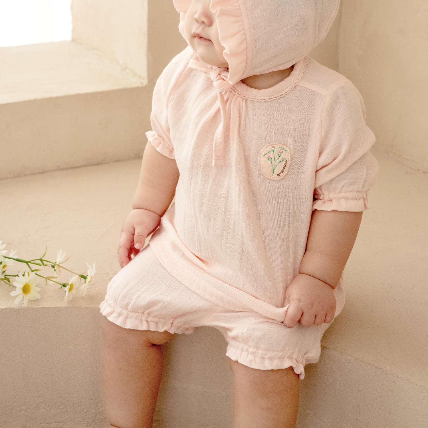 Bamboo Crinkle Gauze Creamy Flower Baby Capri Pants